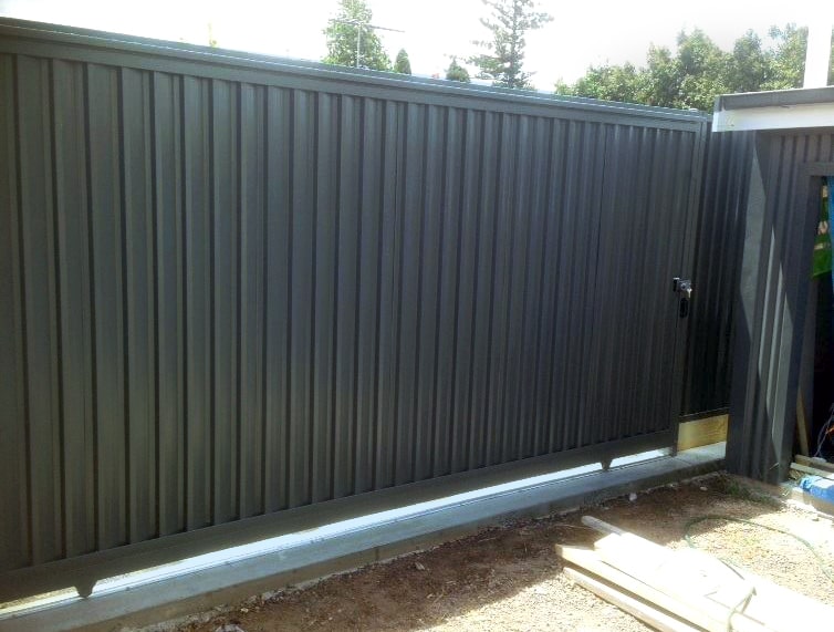 commercial steel fence